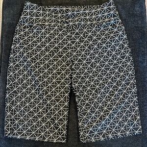Tail Black and White Geometric Bermudas Golf Shorts
